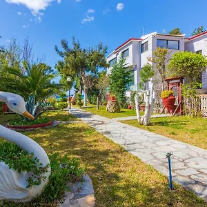https://galazia-akti-seaside-apartments.hotelschalkidiki.net